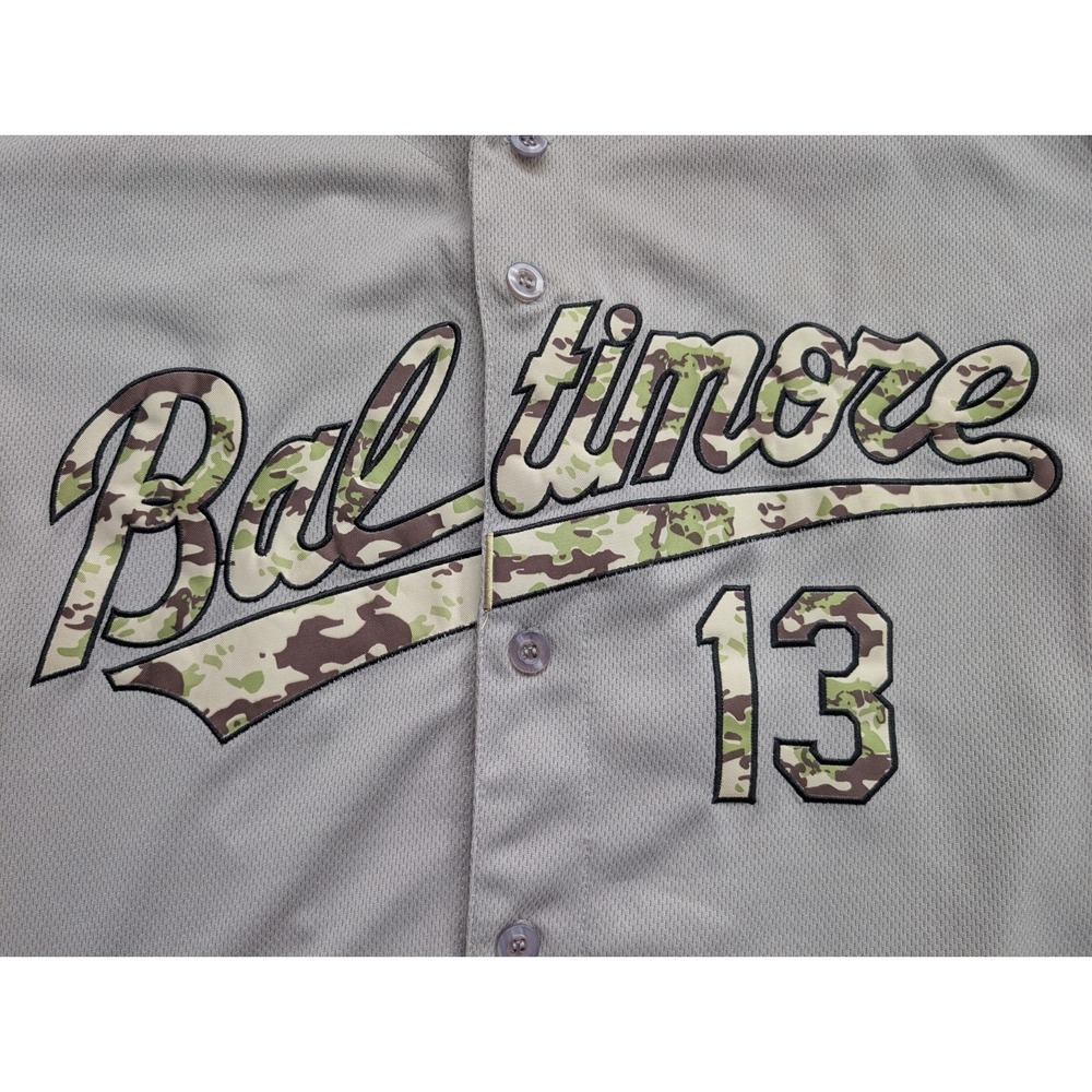 READ Manny Machado Baltimore Orioles Jersey Size 50 Camo Memorial Day Majestic - Picture 5 of 12
